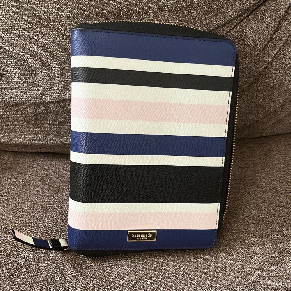 Kate Spade Zip Around Planner/Organizer - Hard-to-Find Cruise Stripe with tags